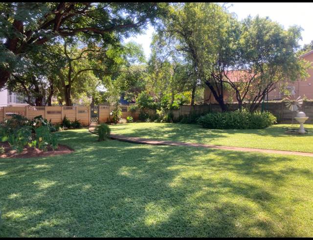 4 BEDROOM HOUSE FOR SALE IN PROTEA PARK